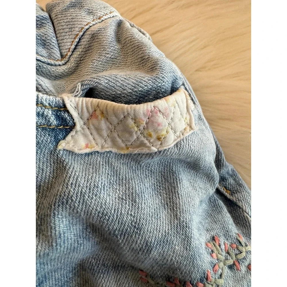 Ralph Lauren denim shorts with‎ floral accents size 4